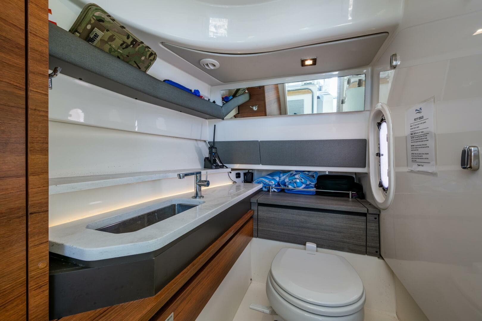 2021 Tiara Yachts 34 LX — photo 21