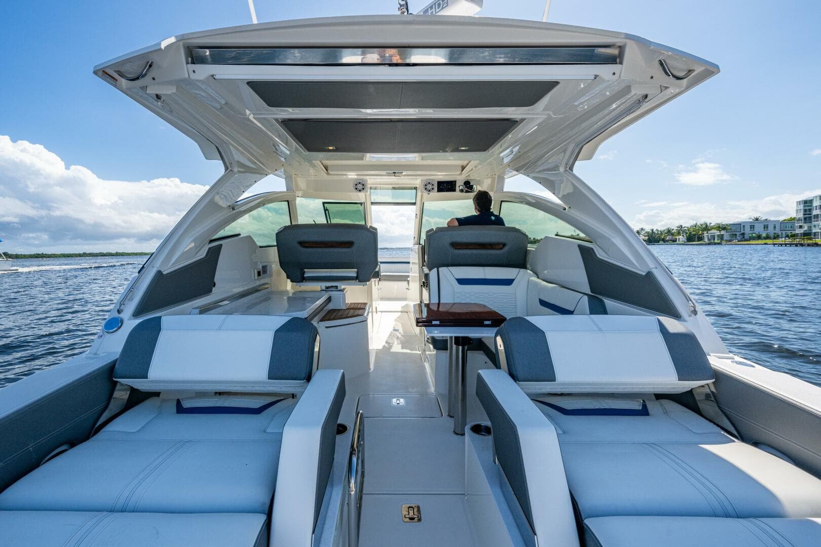 2021 Tiara Yachts 34 LX — photo 13