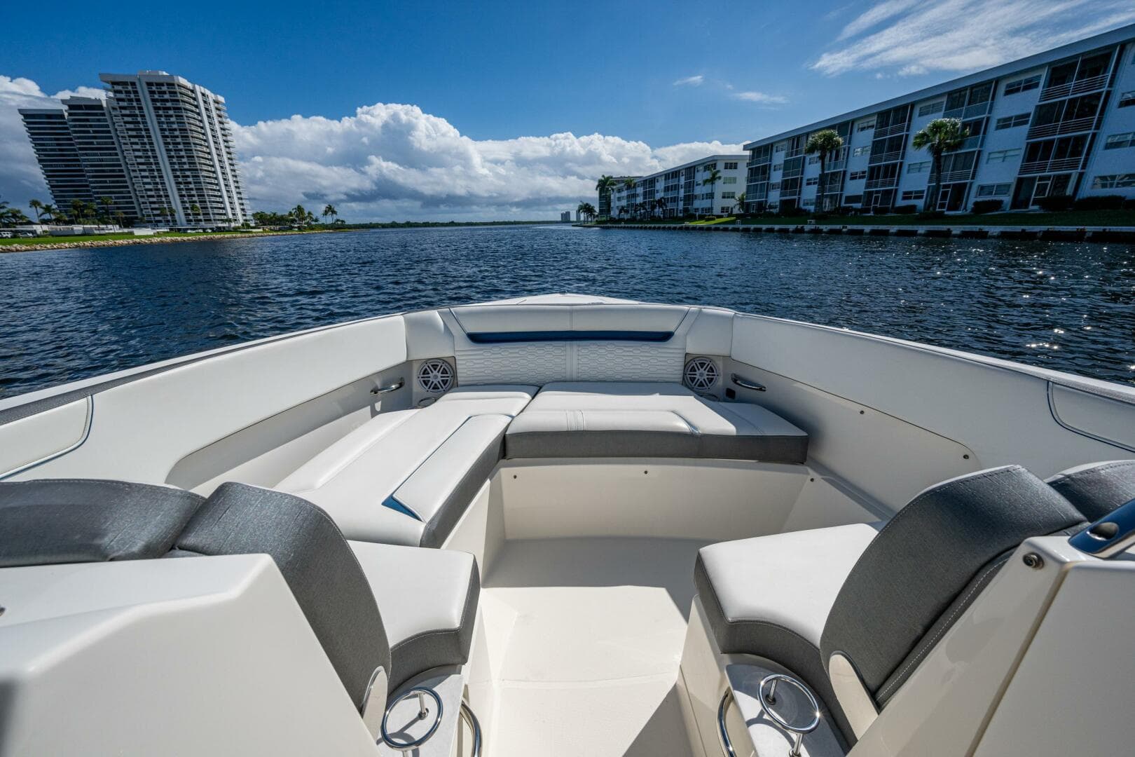 2021 Tiara Yachts 34 LX — photo 5