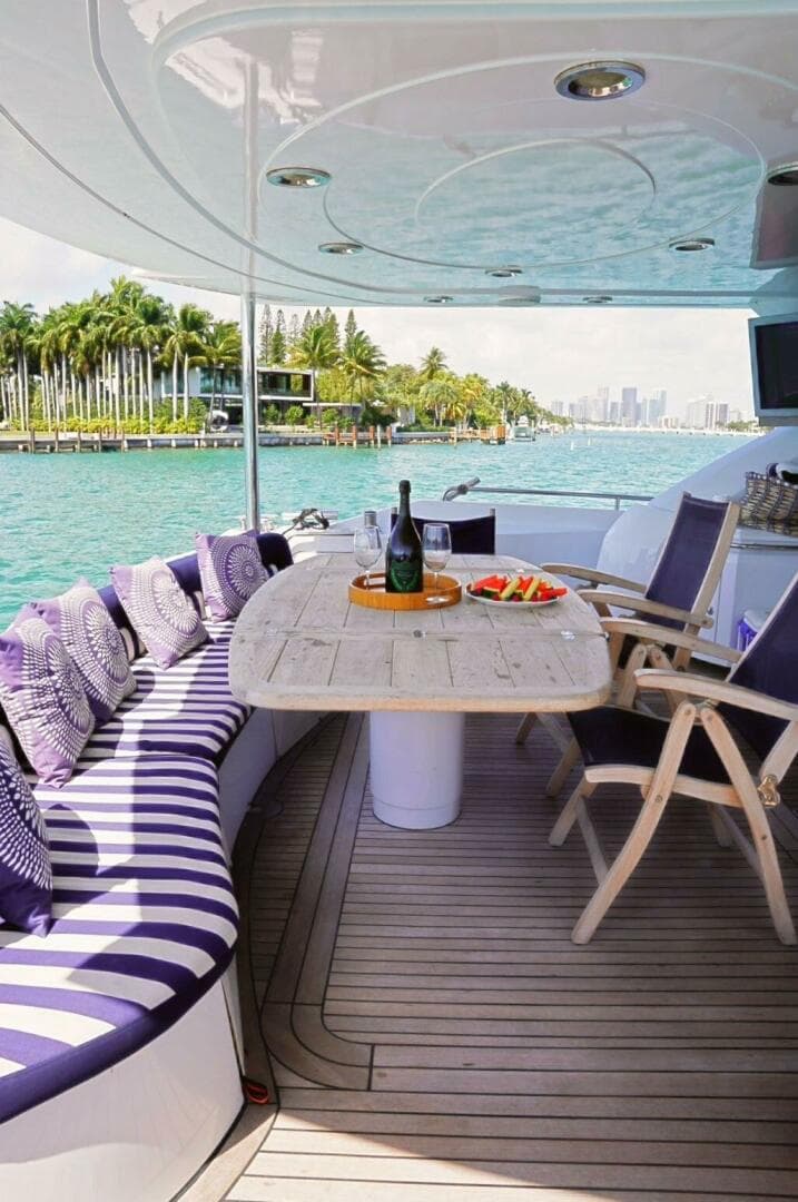 2003 Sunseeker 82 Yacht — photo 4