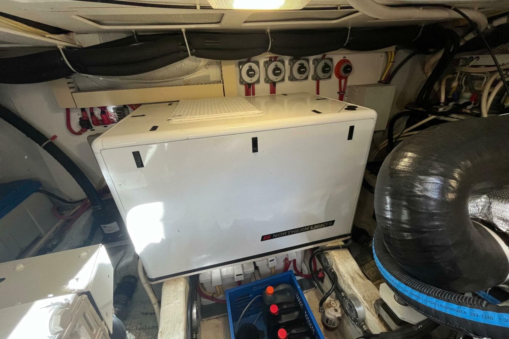 2004 Sabre 42 Hard Top Express — photo 25