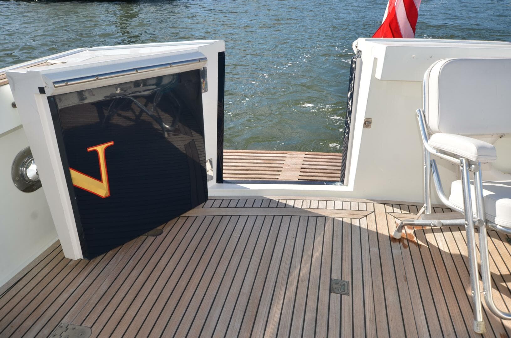 2000 Grand Banks Eastbay HX — photo 15