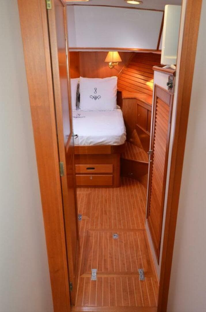 2000 Grand Banks Eastbay HX — photo 38