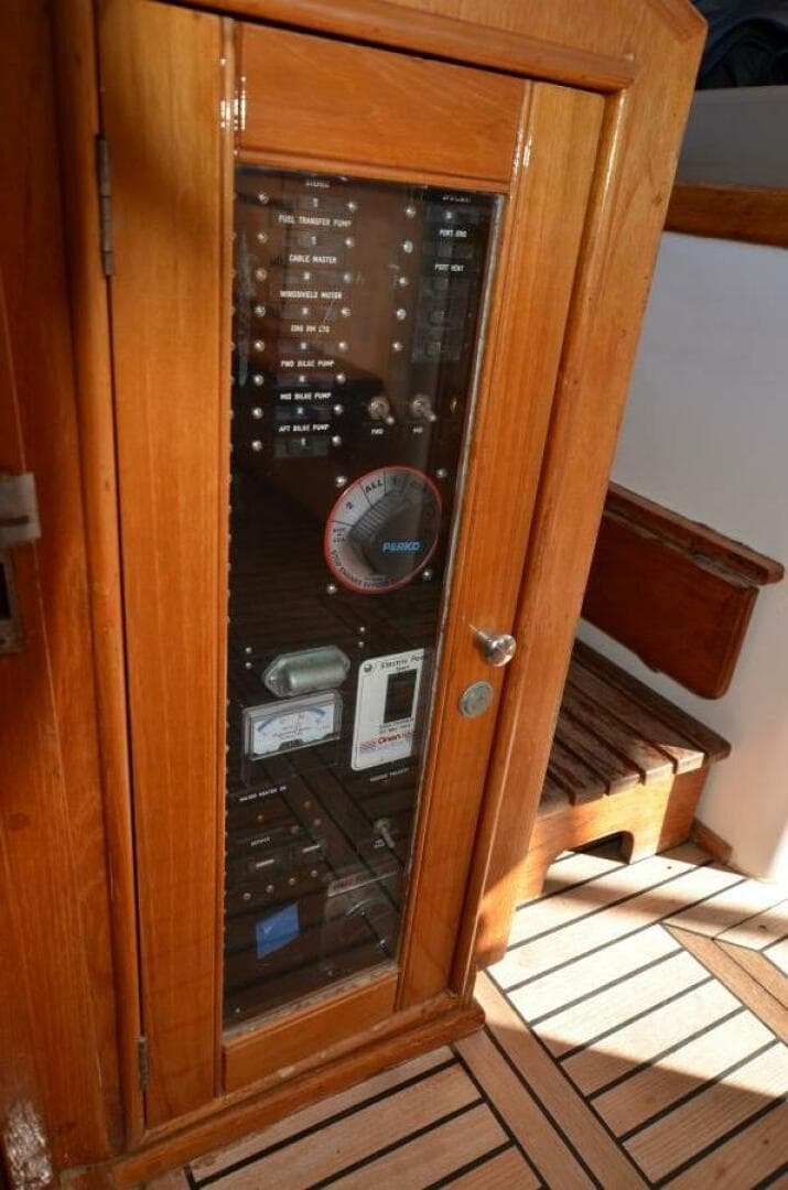 2000 Grand Banks Eastbay HX — photo 26