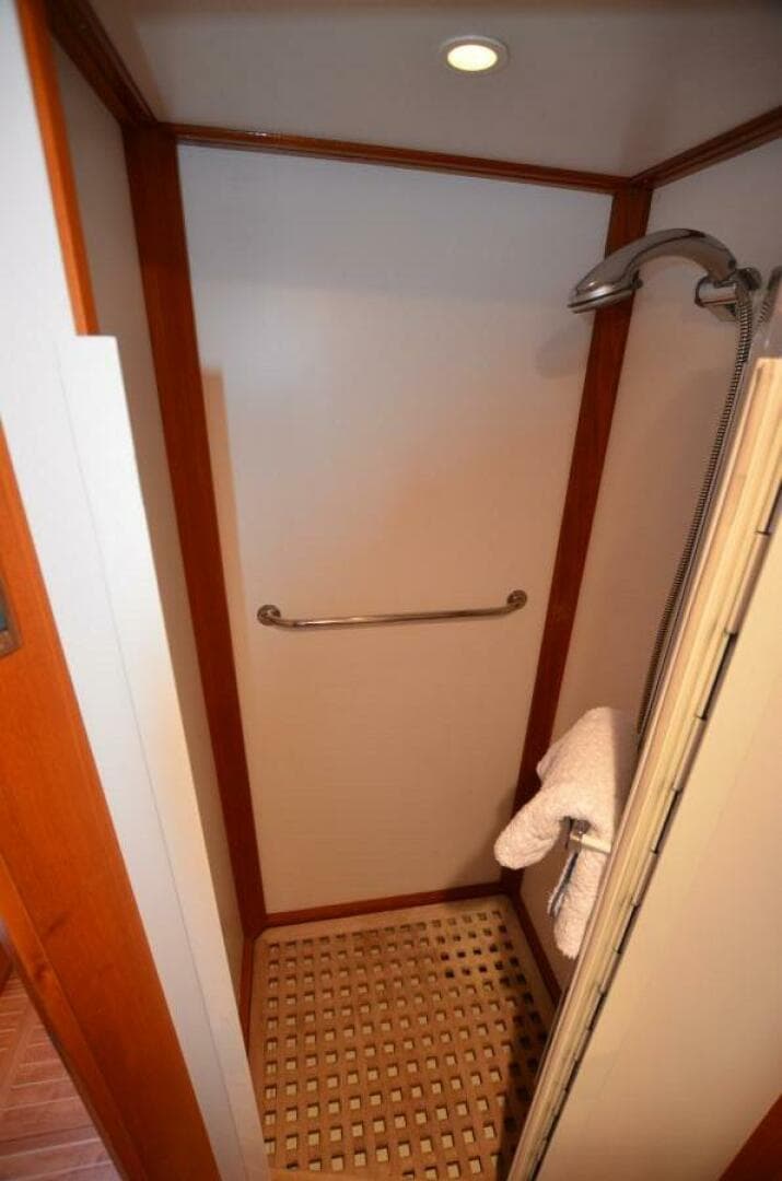 2000 Grand Banks Eastbay HX — photo 34