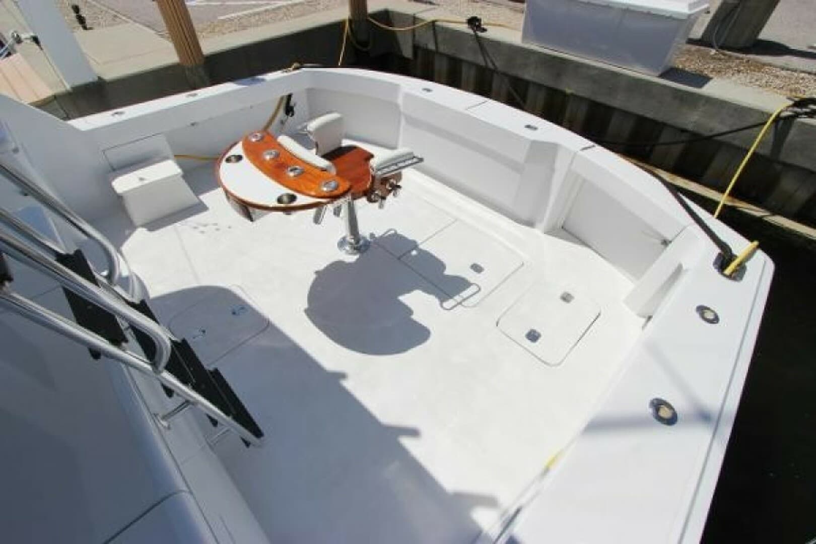 2004 Hatteras 60 Convertible — photo 13