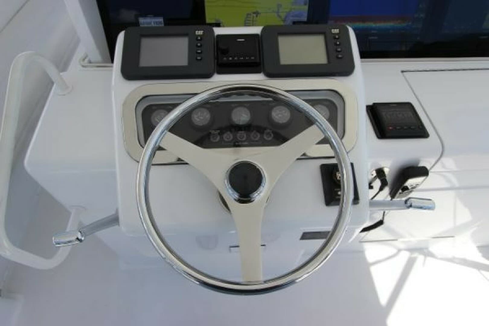 2004 Hatteras 60 Convertible — photo 42