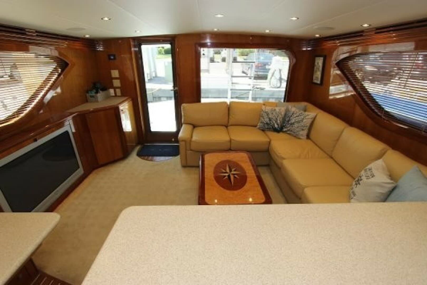 2004 Hatteras 60 Convertible — photo 49