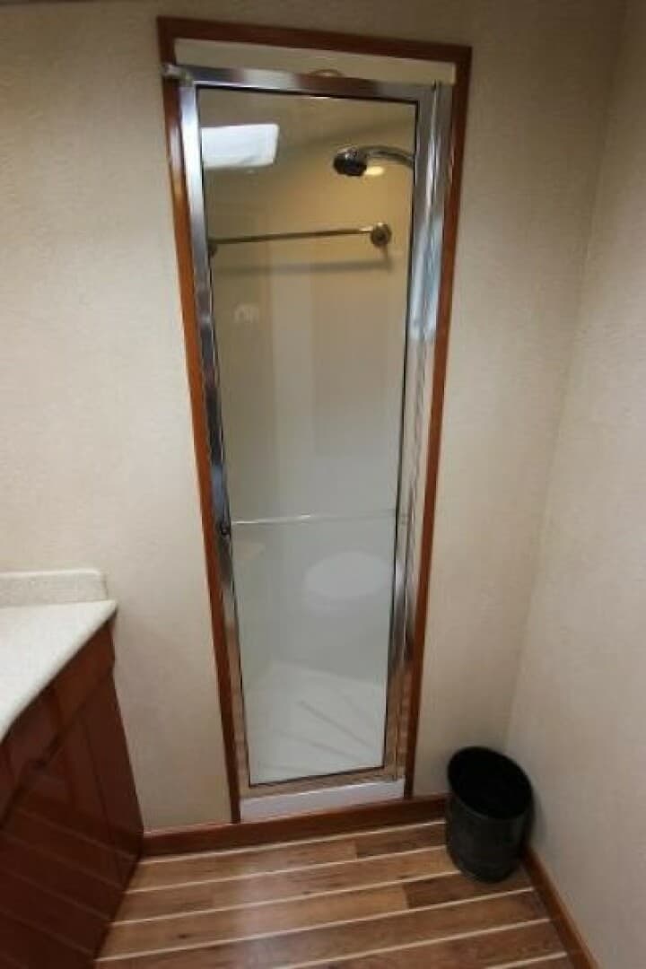 2004 Hatteras 60 Convertible — photo 67