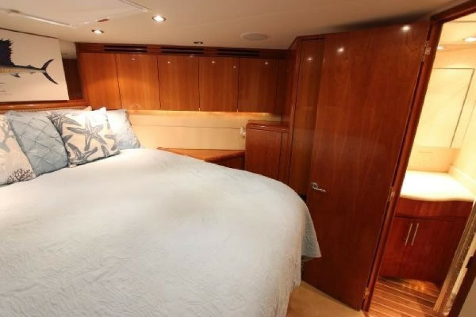 2004 Hatteras 60 Convertible — photo 71