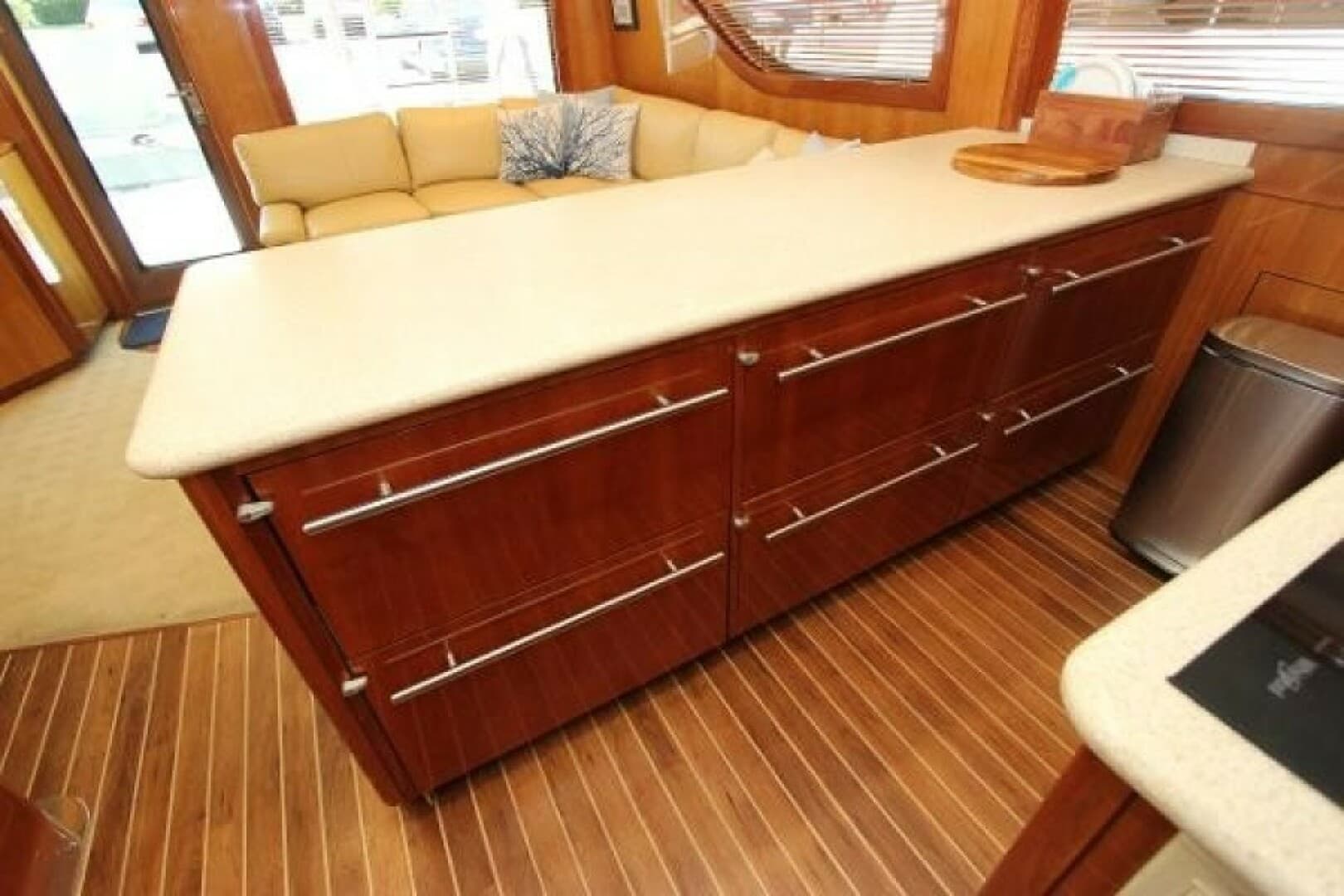2004 Hatteras 60 Convertible — photo 56