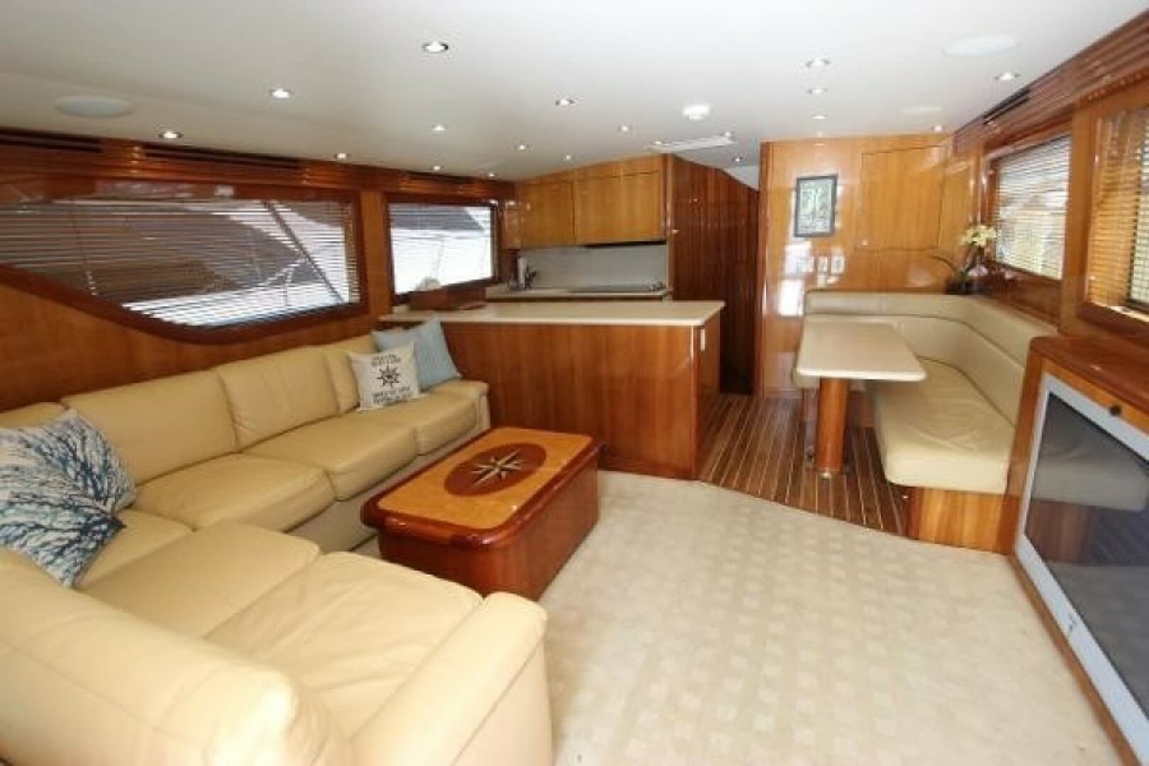 2004 Hatteras 60 Convertible — photo 48