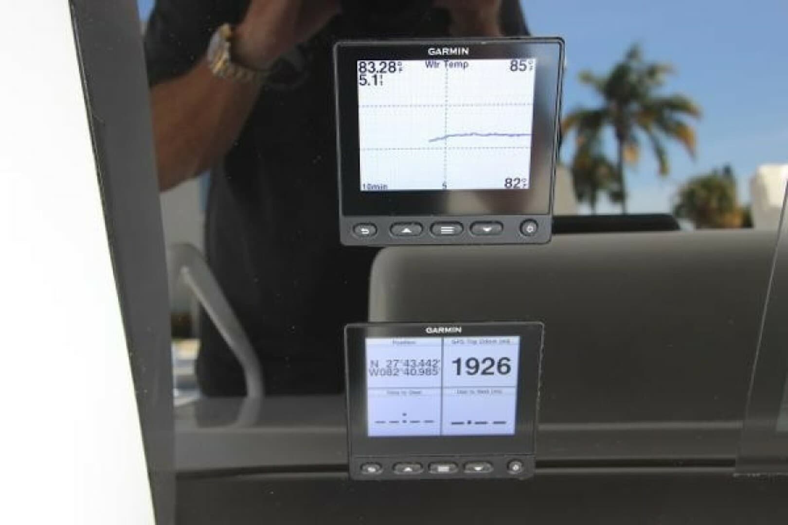 2004 Hatteras 60 Convertible — photo 43