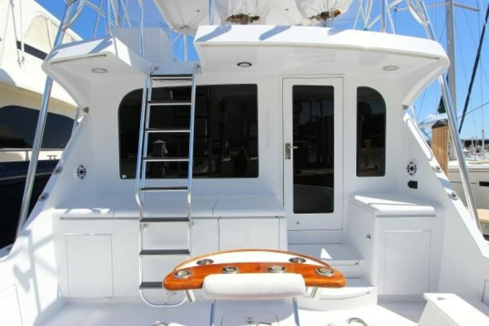 2004 Hatteras 60 Convertible — photo 34