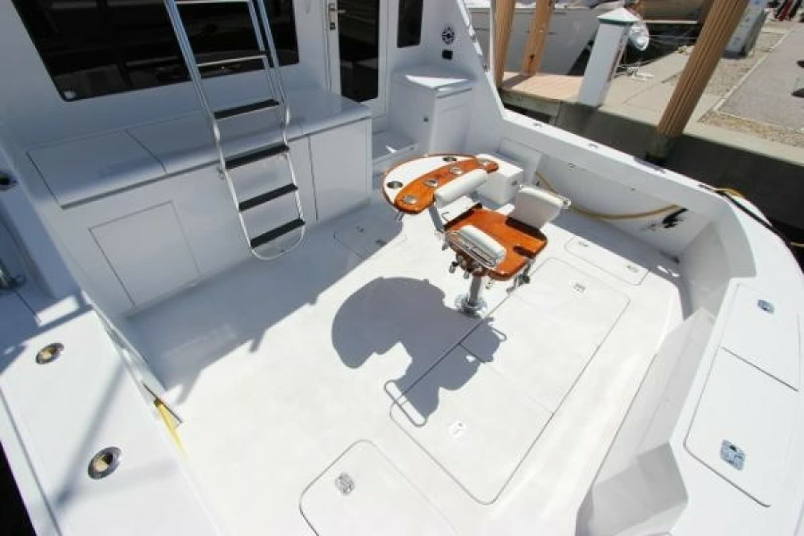 2004 Hatteras 60 Convertible — photo 14