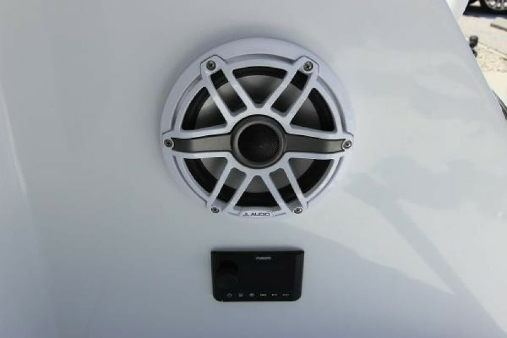 2004 Hatteras 60 Convertible — photo 22