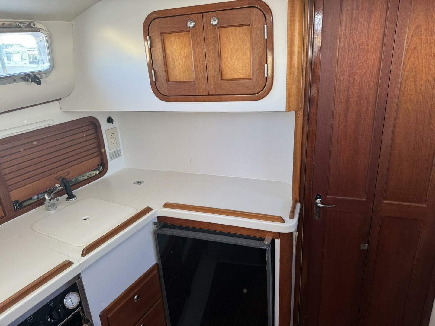 2001 Legacy Yachts Express — photo 26