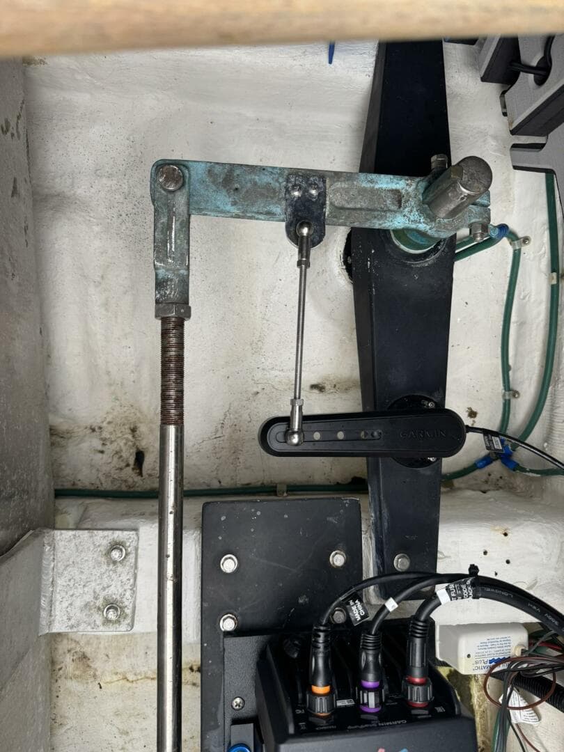 2001 Legacy Yachts Express — photo 11