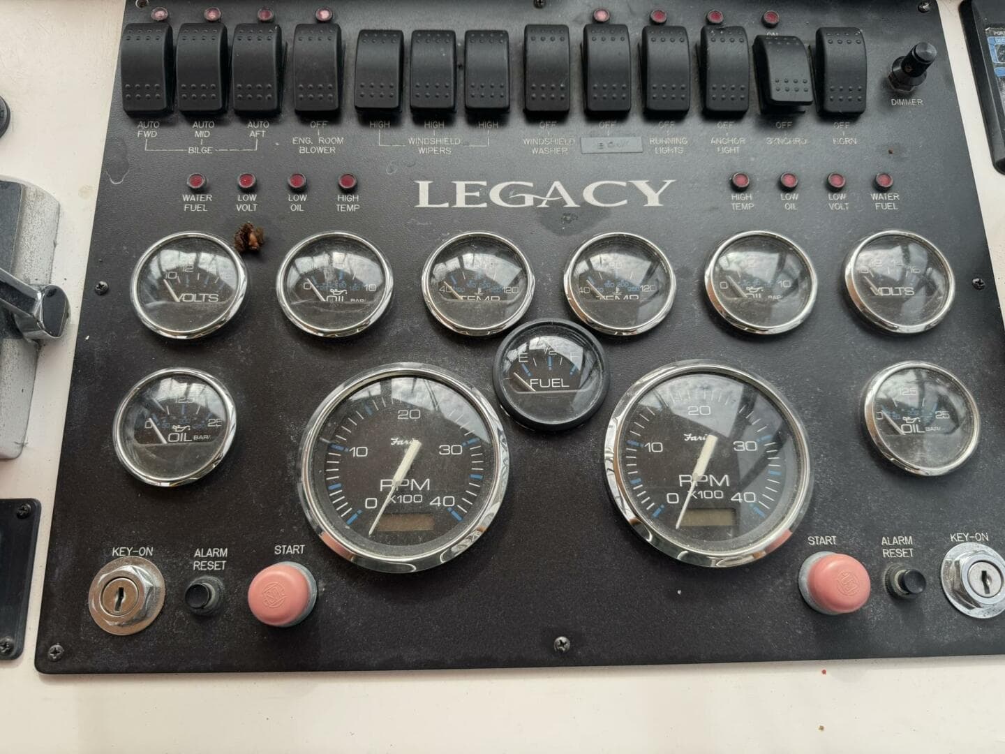 2001 Legacy Yachts Express — photo 15