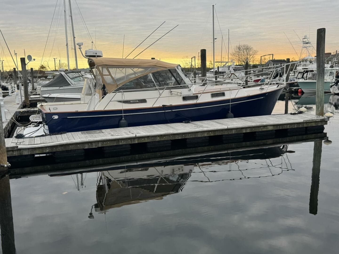 2001 Legacy Yachts Express — photo 37