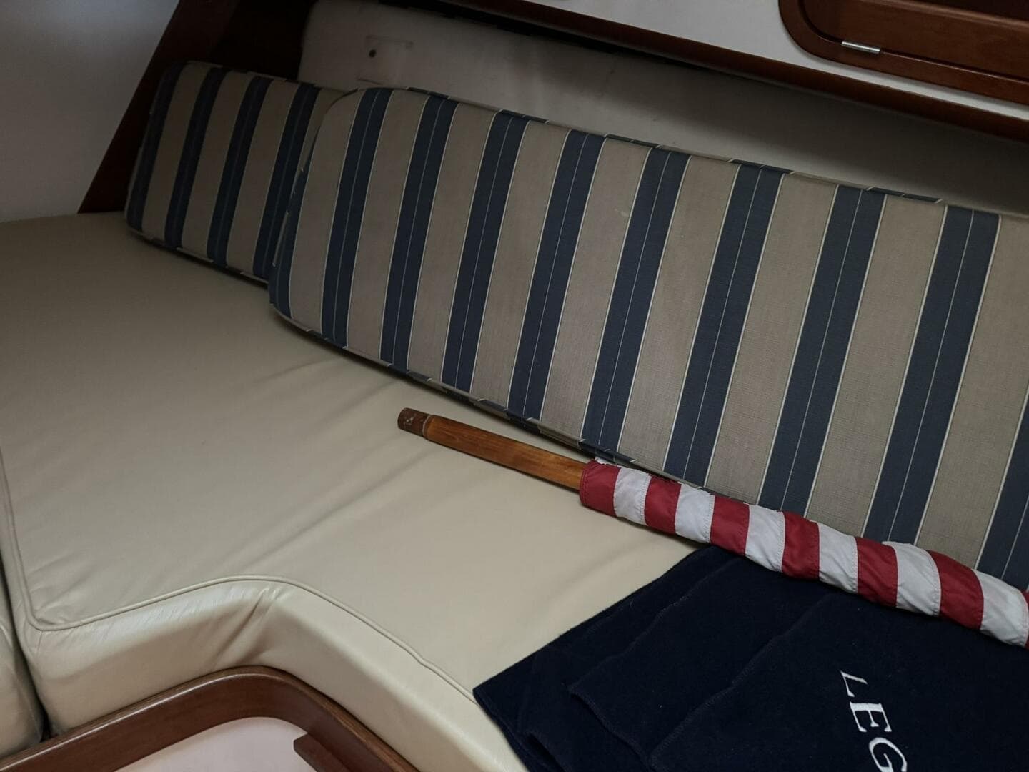 2001 Legacy Yachts Express — photo 33