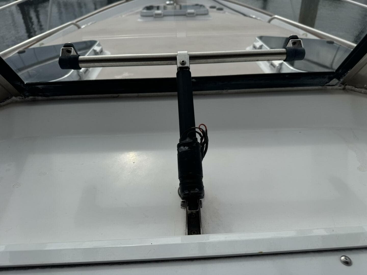 2001 Legacy Yachts Express — photo 14