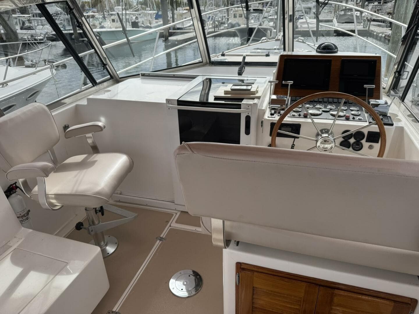 2001 Legacy Yachts Express — photo 22