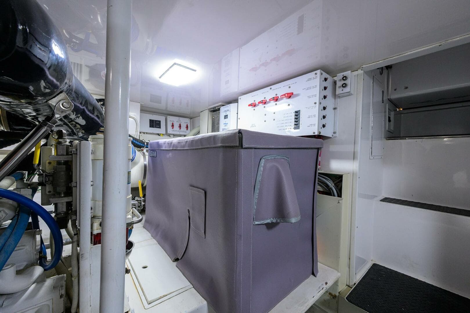 2004 Viking 56 Convertible — photo 69