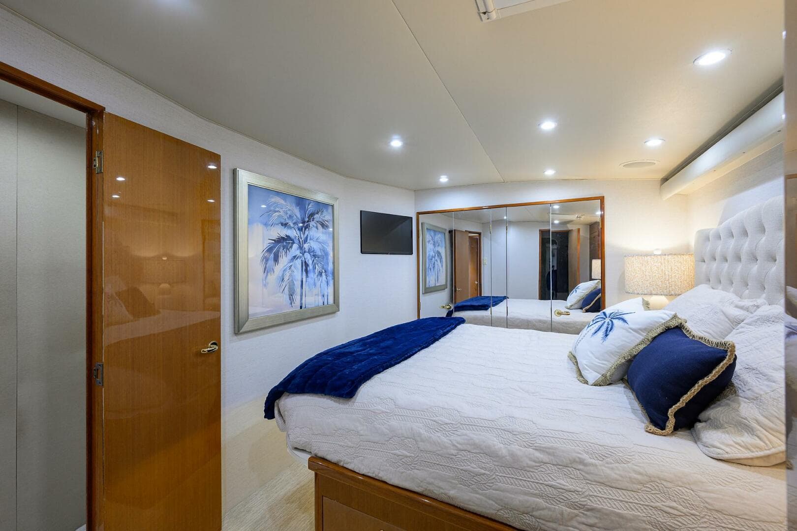 2004 Viking 56 Convertible — photo 49