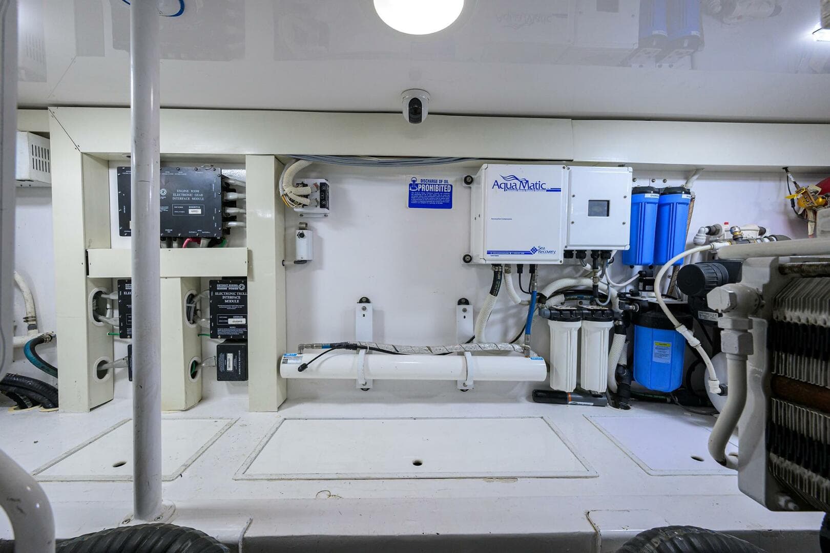 2004 Viking 56 Convertible — photo 72