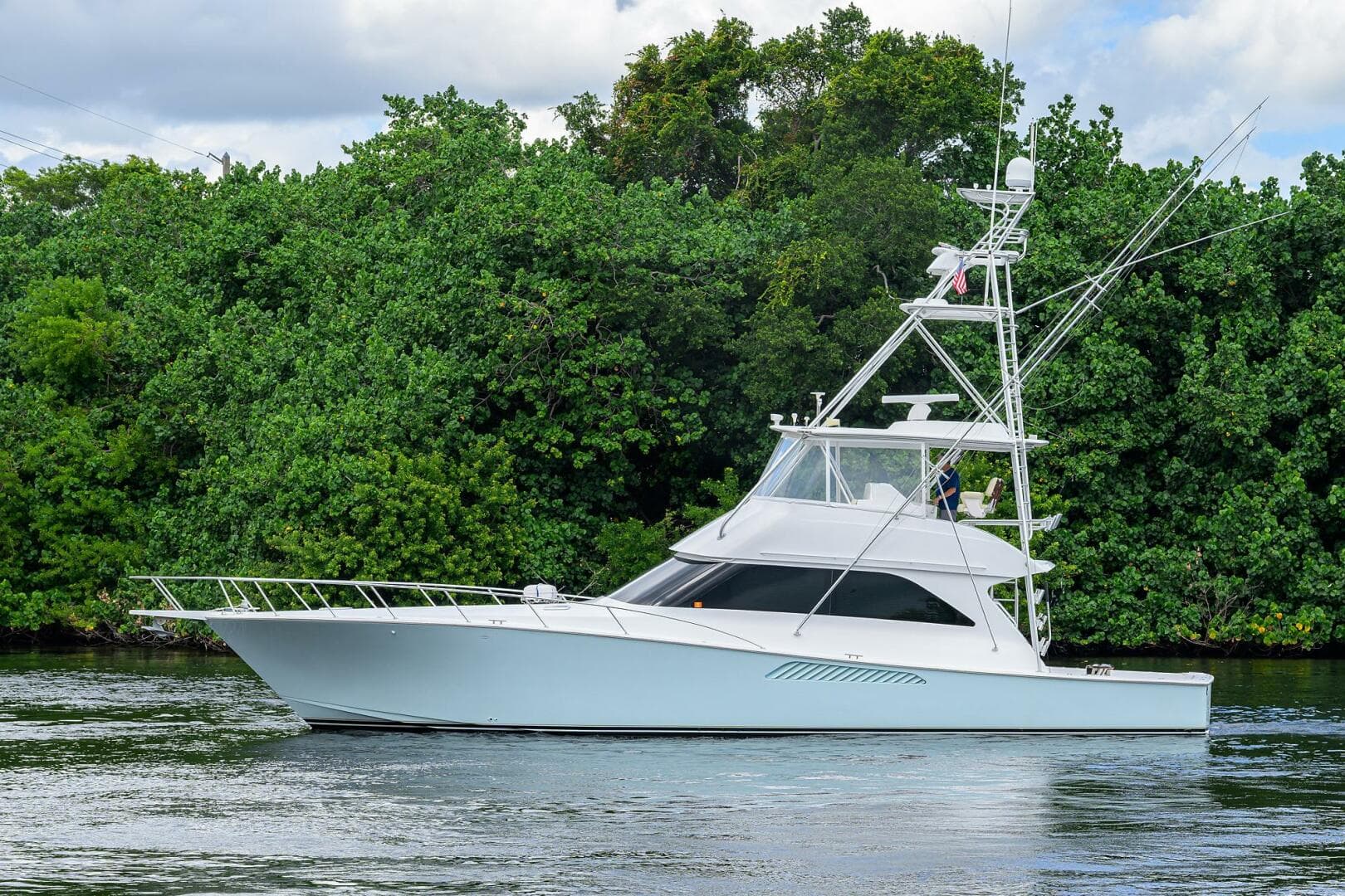 2004 Viking 56 Convertible — photo 8