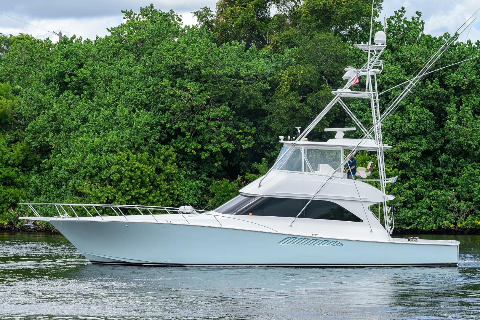 2004 Viking 56 Convertible — photo 9