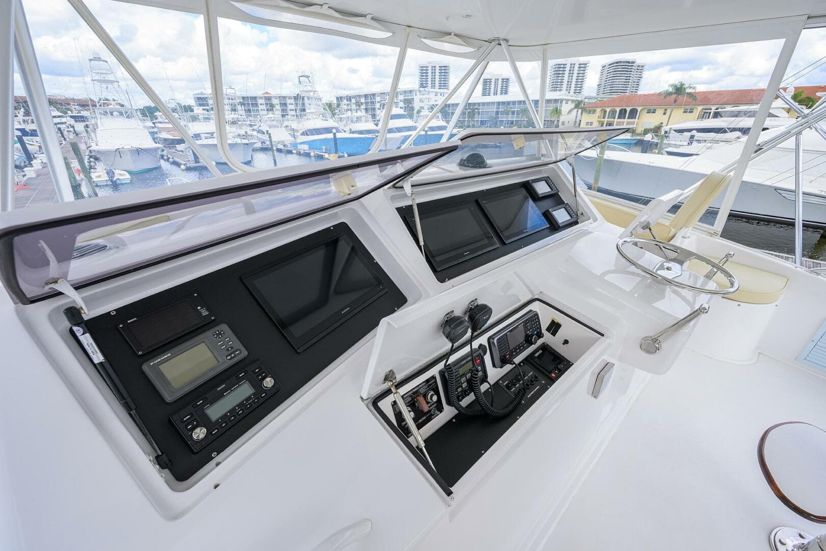 2004 Viking 56 Convertible — photo 18