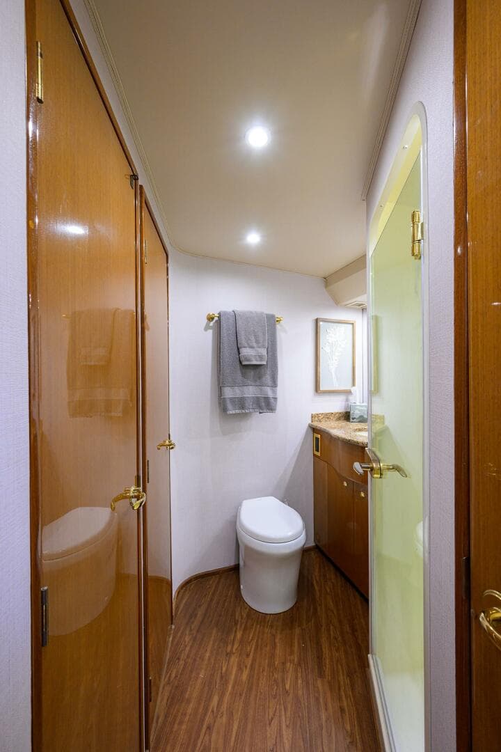 2004 Viking 56 Convertible — photo 60