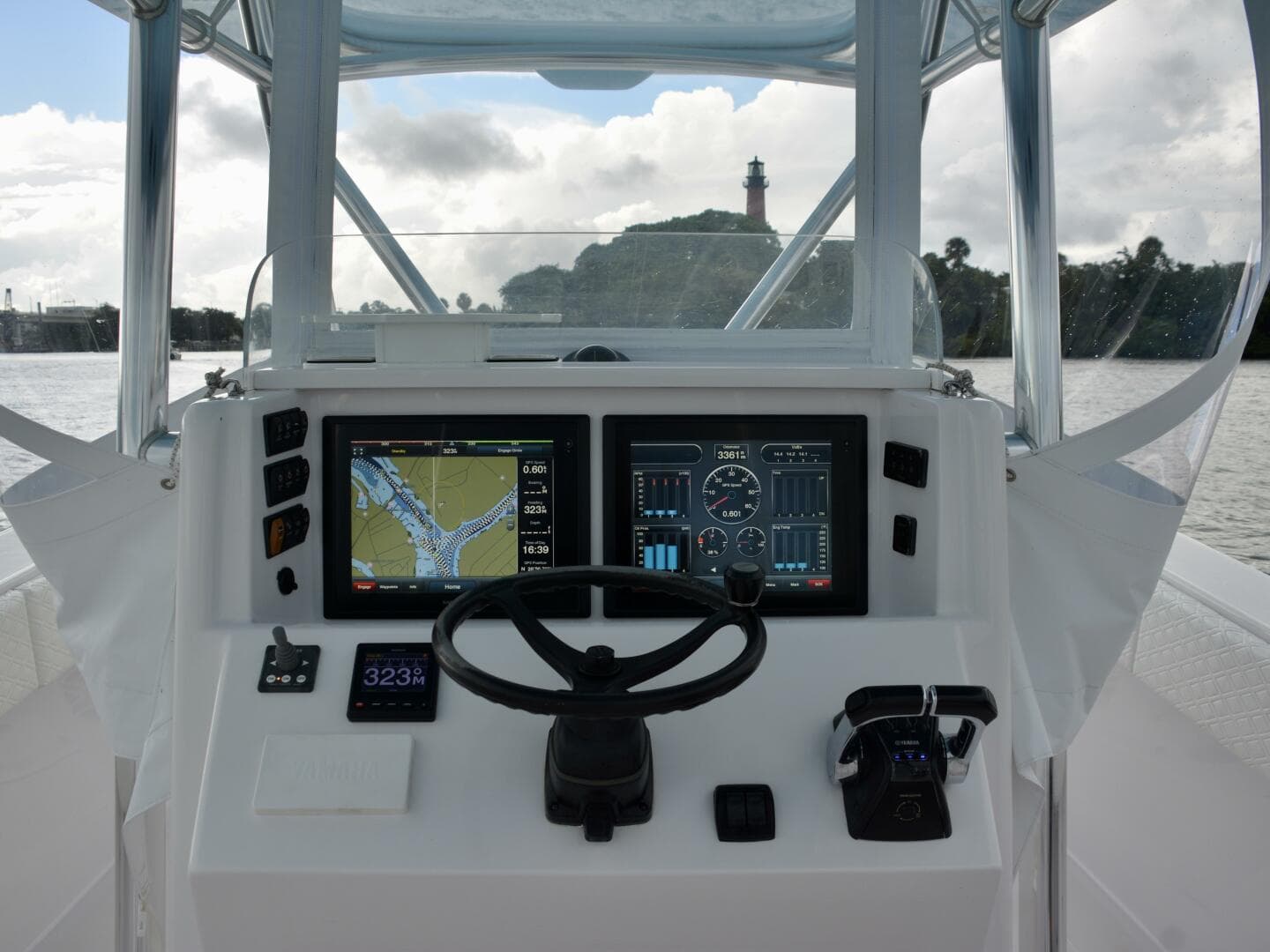 2014 Venture 39 CC — photo 18