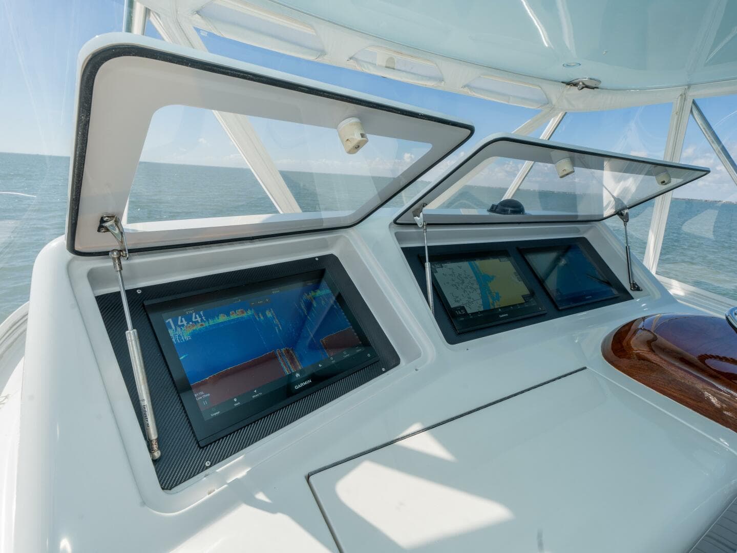 2009 Viking 50 Convertible — photo 65