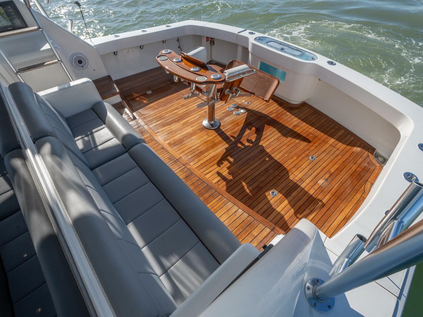 2009 Viking 50 Convertible — photo 32