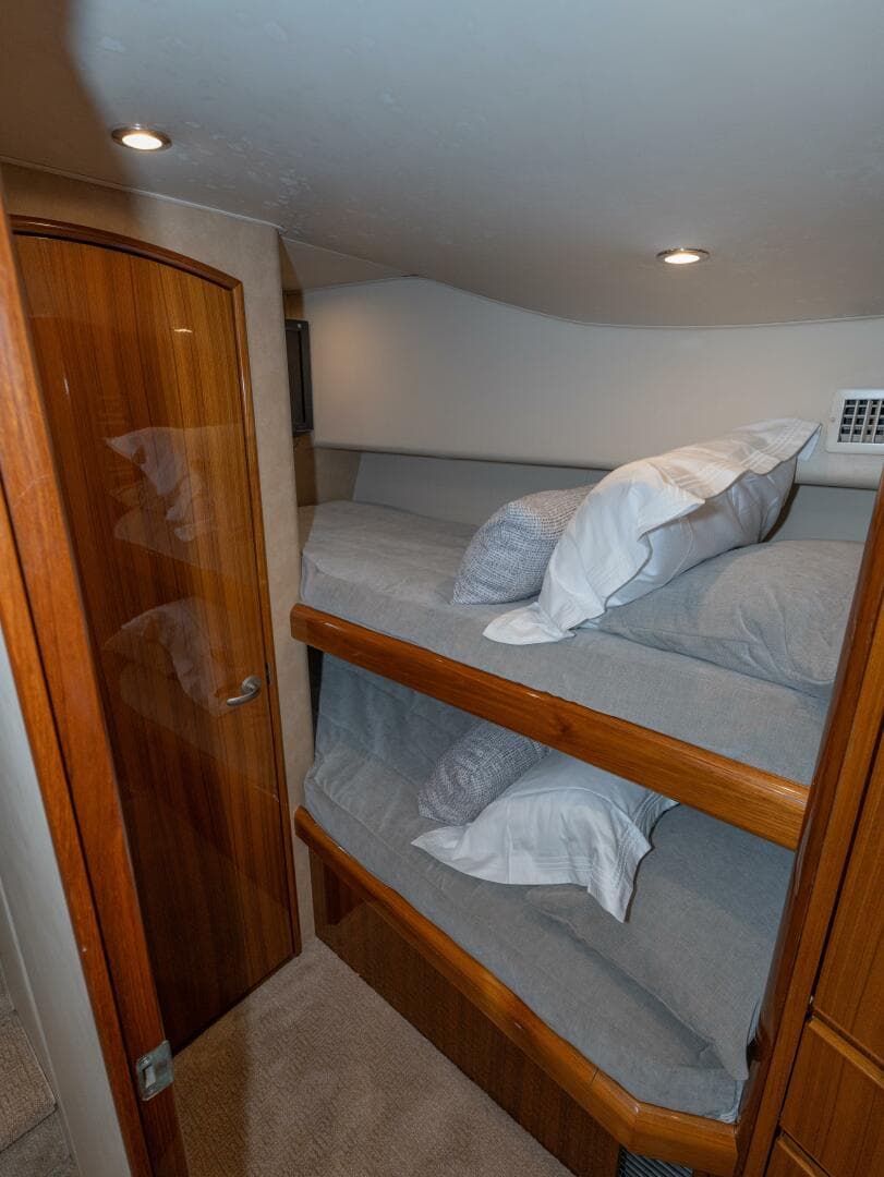 2009 Viking 50 Convertible — photo 28