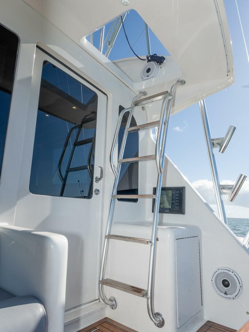 2009 Viking 50 Convertible — photo 41