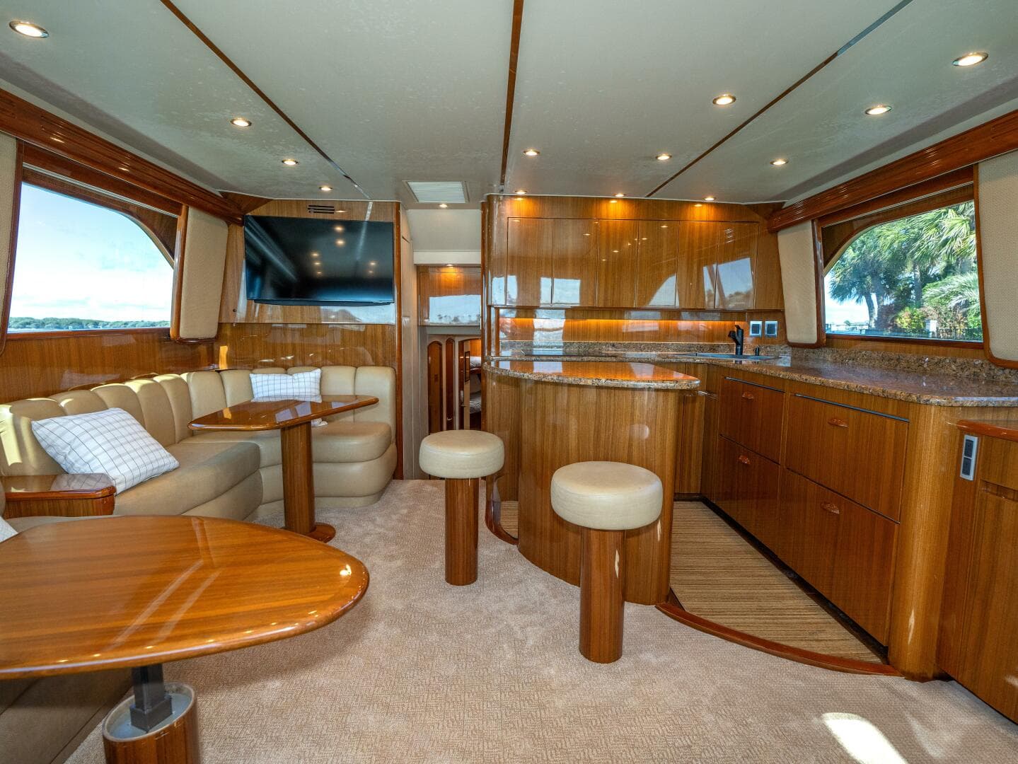 2009 Viking 50 Convertible — photo 3