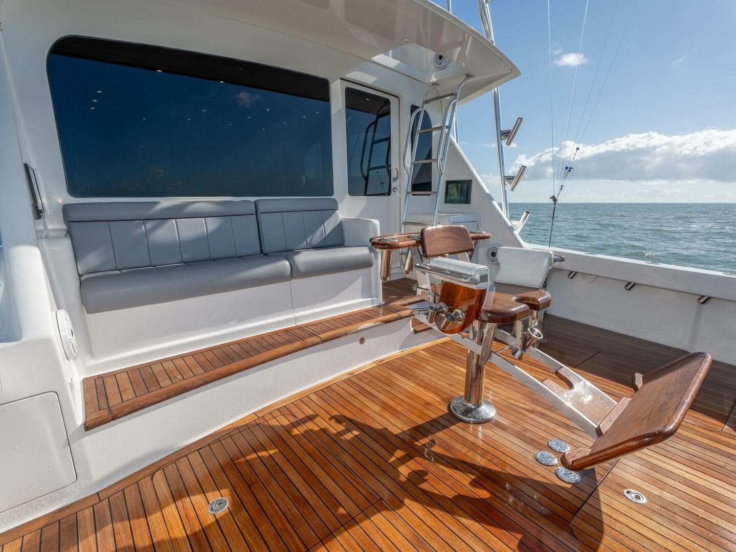 2009 Viking 50 Convertible — photo 35