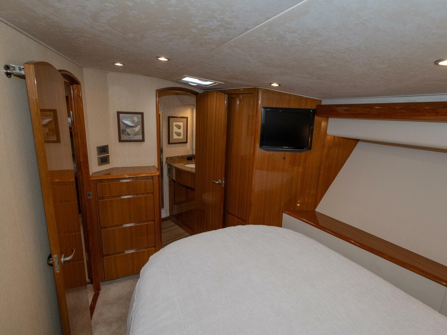 2009 Viking 50 Convertible — photo 26