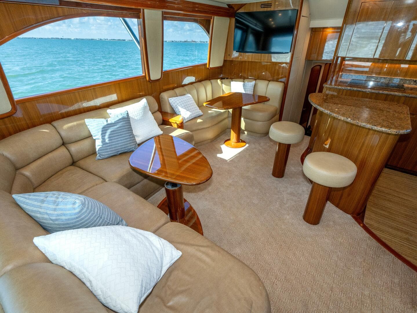 2009 Viking 50 Convertible — photo 14