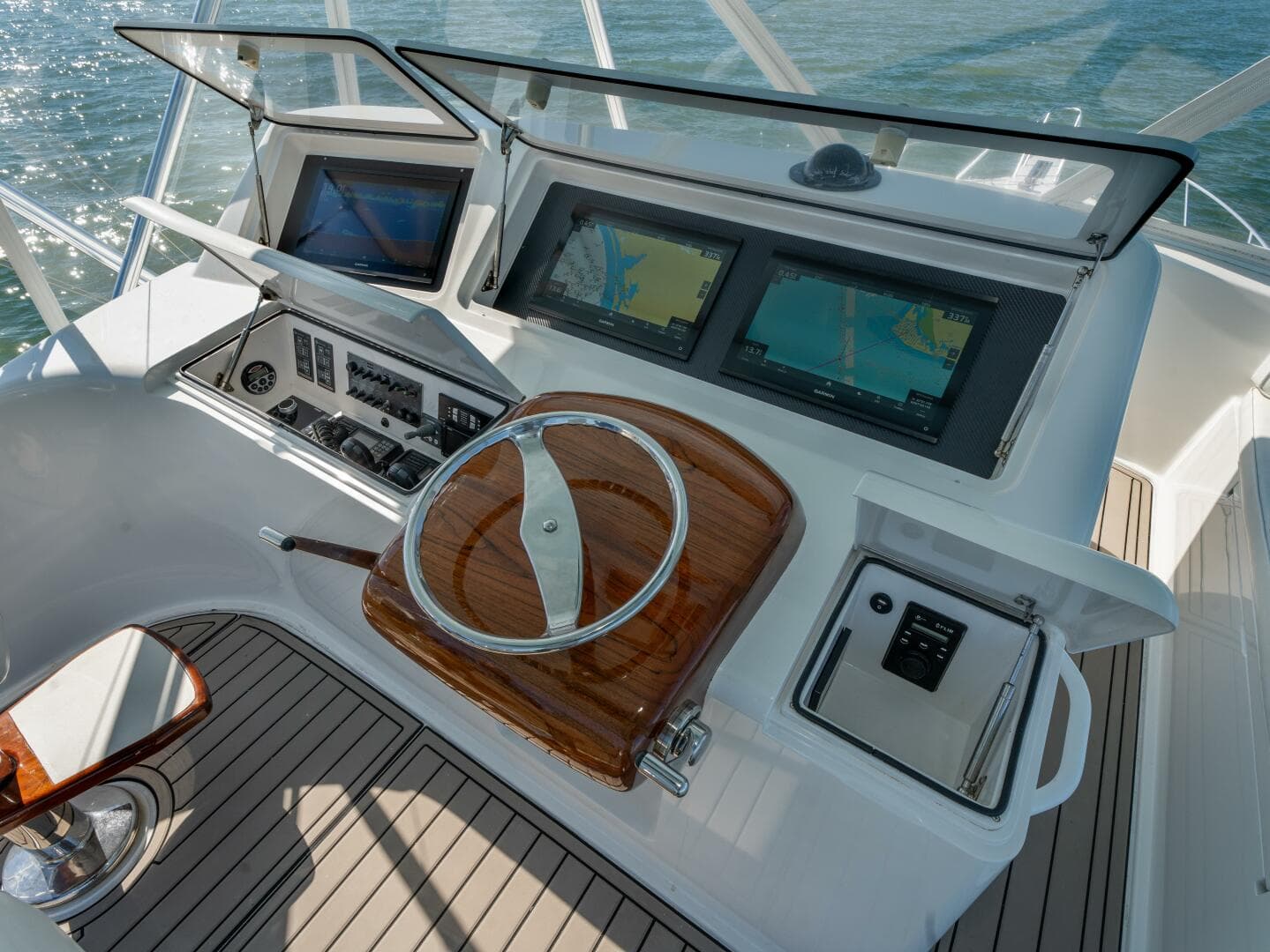 2009 Viking 50 Convertible — photo 62