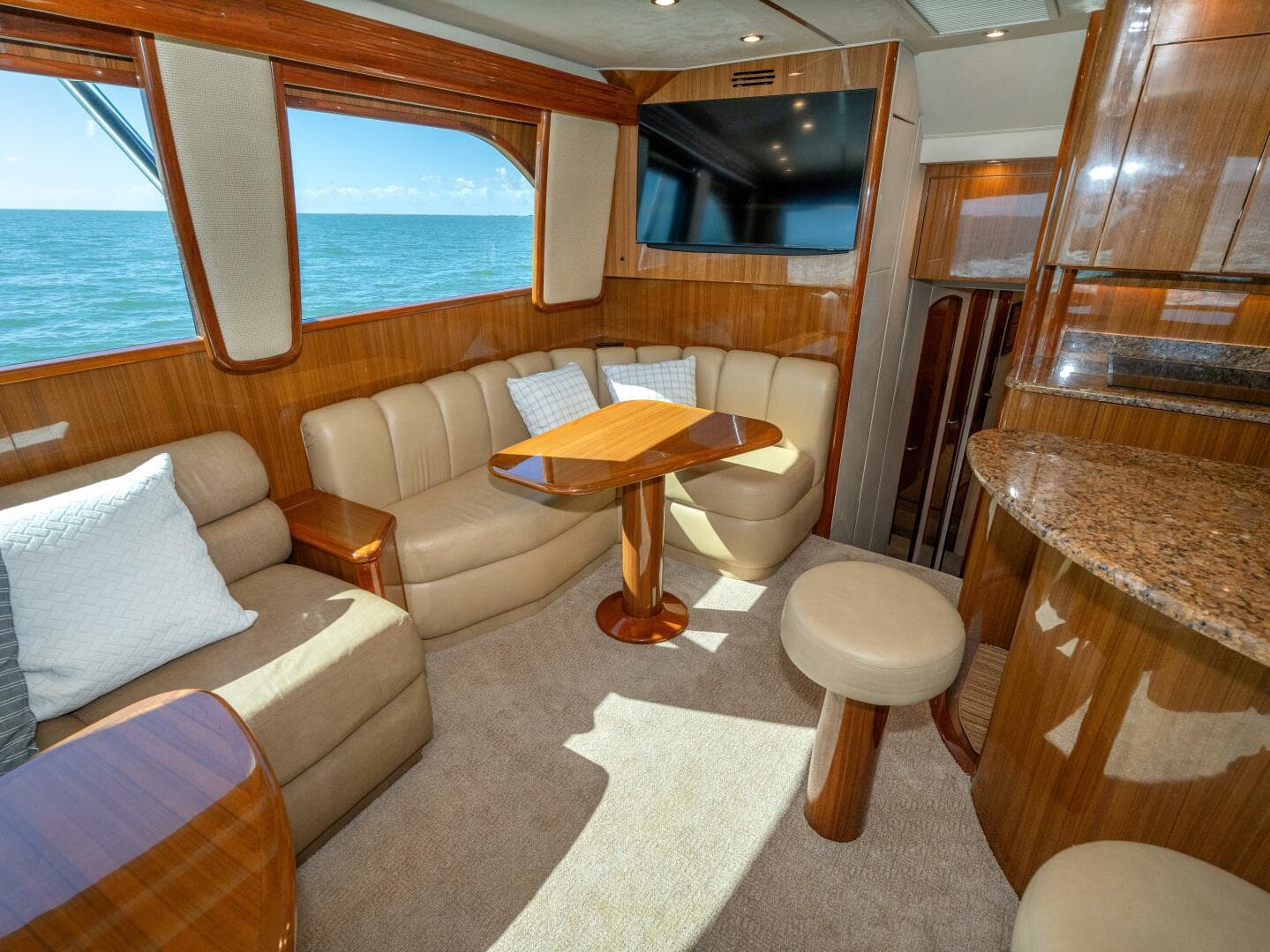 2009 Viking 50 Convertible — photo 8