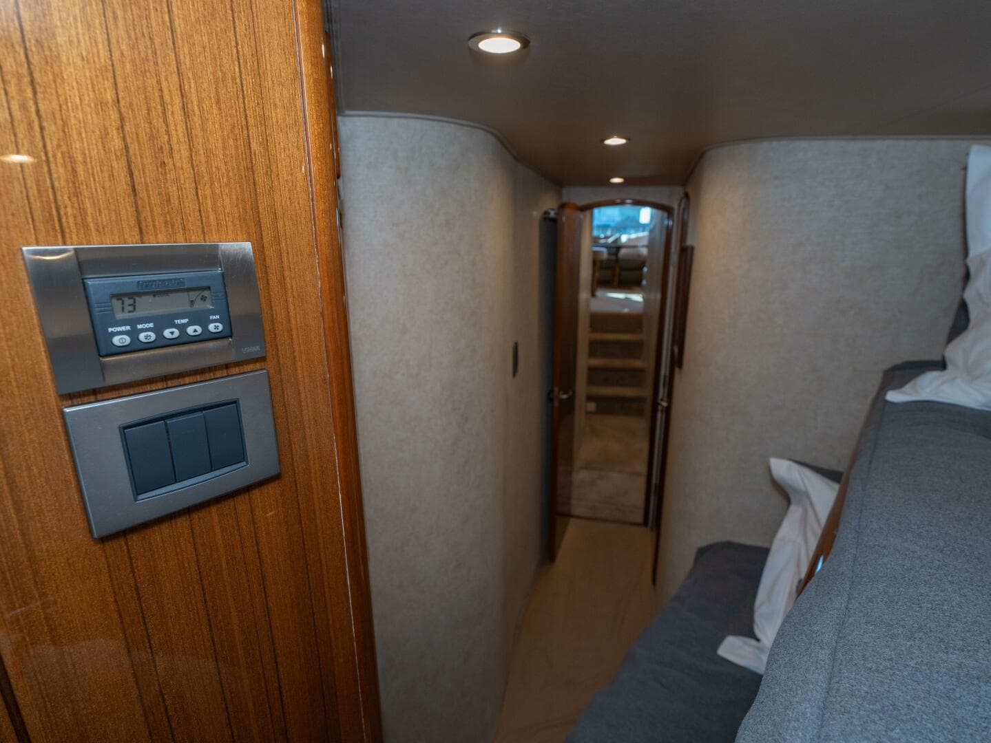 2009 Viking 50 Convertible — photo 20