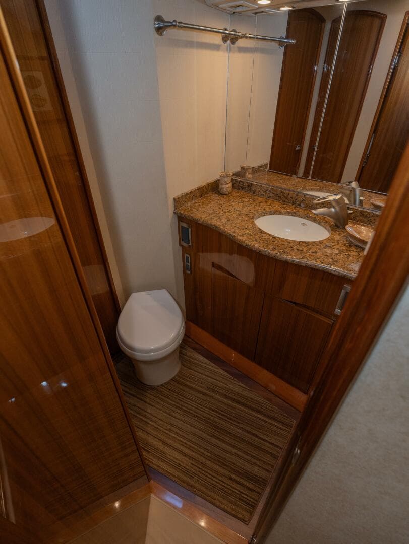 2009 Viking 50 Convertible — photo 21