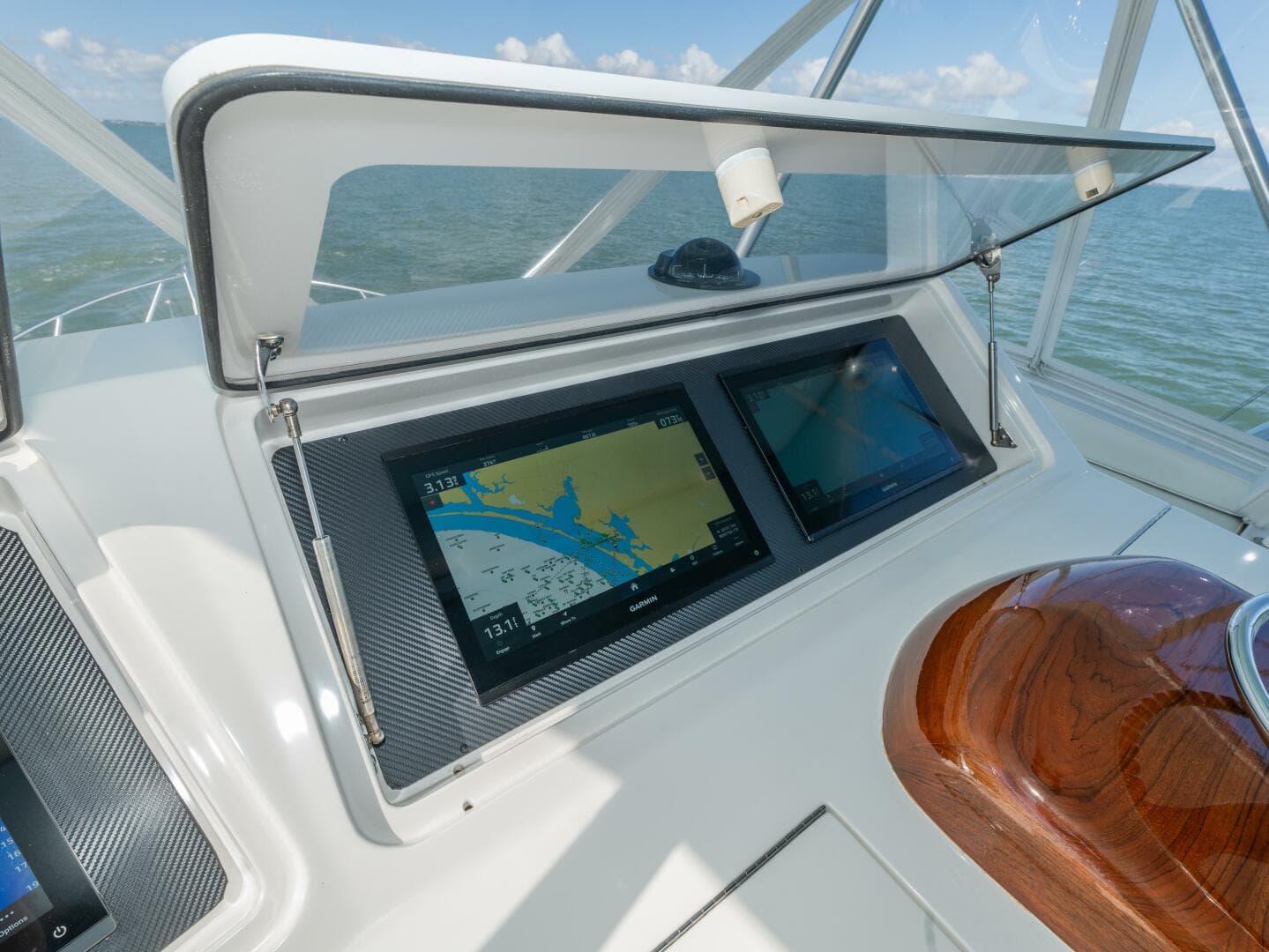 2009 Viking 50 Convertible — photo 63