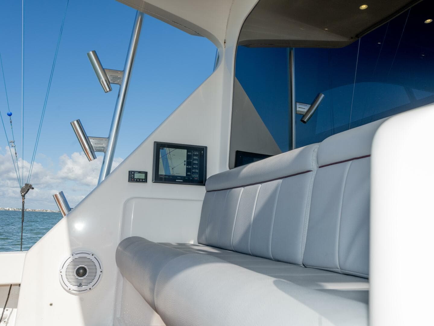 2009 Viking 50 Convertible — photo 47