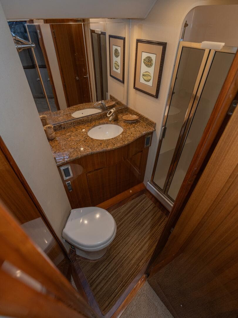 2009 Viking 50 Convertible — photo 22